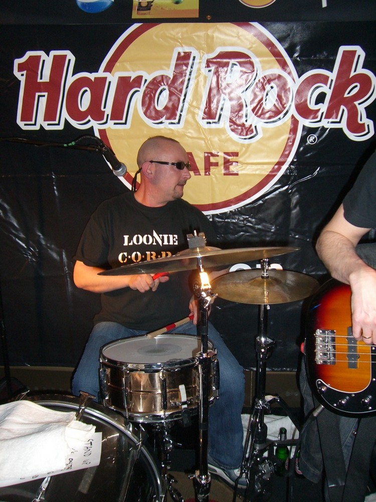 thunder hard rock cafe march 2006 25